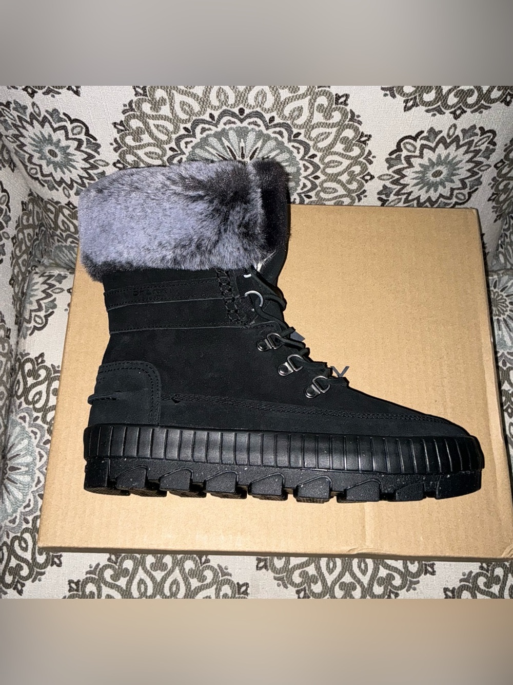Women’s Sperry Winter Boots with Faux Fur Size 9 - New in box